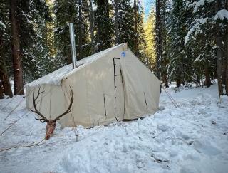 Canvas-Tent-With-Stove-4 (1) Canvas tent in the snow